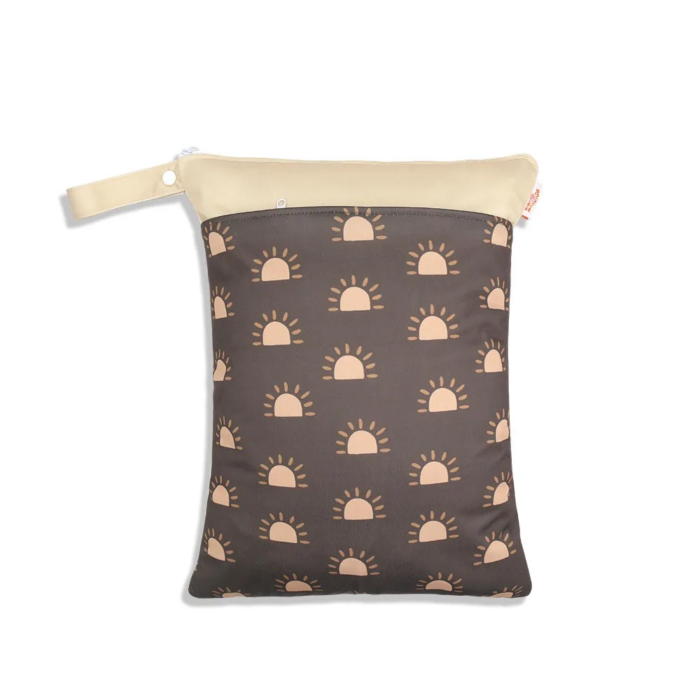 

Водонепроницаемая многоразовая сумка для подгузников с ручкой, портативная сумка для мамы в скандинавском стиле, с отдельными отделениями для сухих и влажных вещей