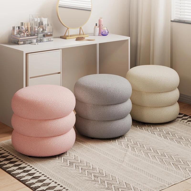 F52 Pink Caterpillar Stool, Round Dressing Stool, Lamb Fleece Soft Seat, Solid Wood Frame, Comfortable Bench for Bedroom