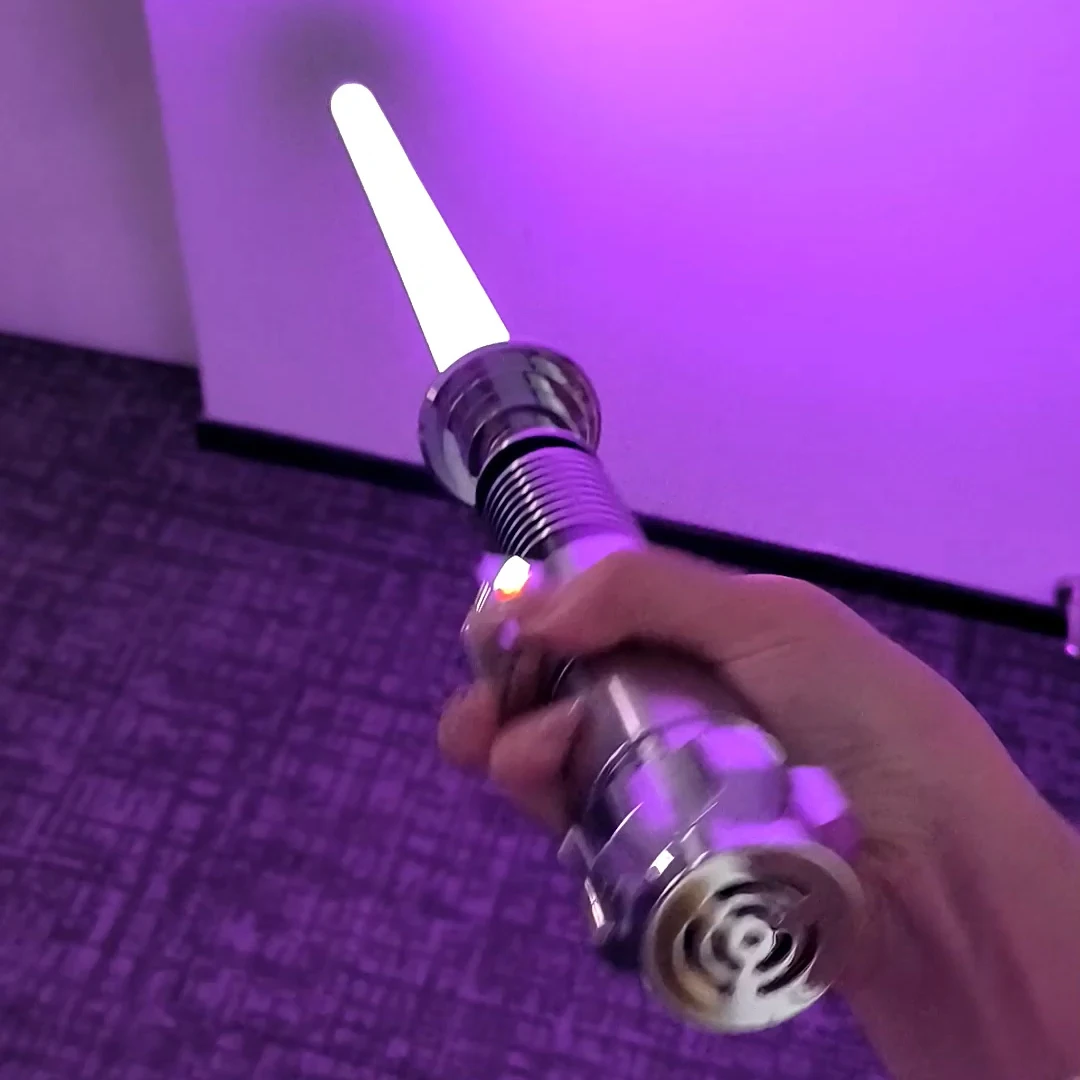 

luke EP6 TXQSABER RGB NoePixel лазерный меч гладкие качели металлическая рукоять световой меч Bluetooth управление изменение цвета косплей FOC