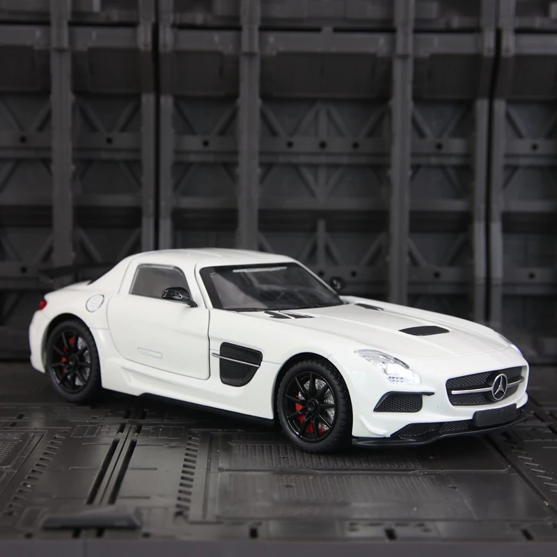 1:24 simulação Mercedes Benz SLS AMG liga modelo de carro coleção de ornamentos, portas e capô do motor, porta-malas pode ser aberto