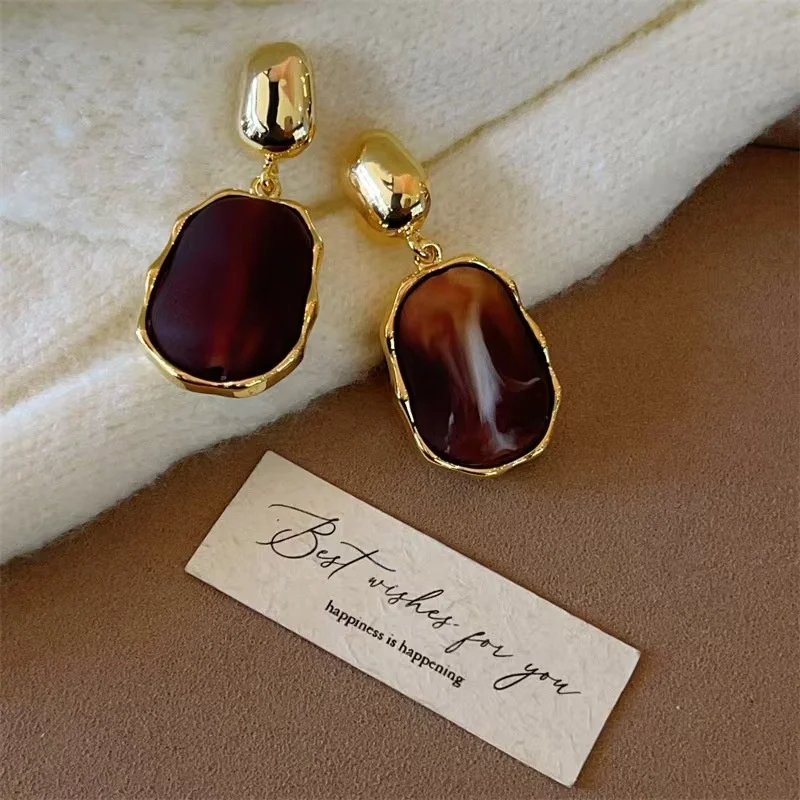 Fashionable Large Oval Resin Earrings Asymmetrical Slimming Oval Faces Ivory White Ladies Commute Jewelry Daily Party Accessorie
