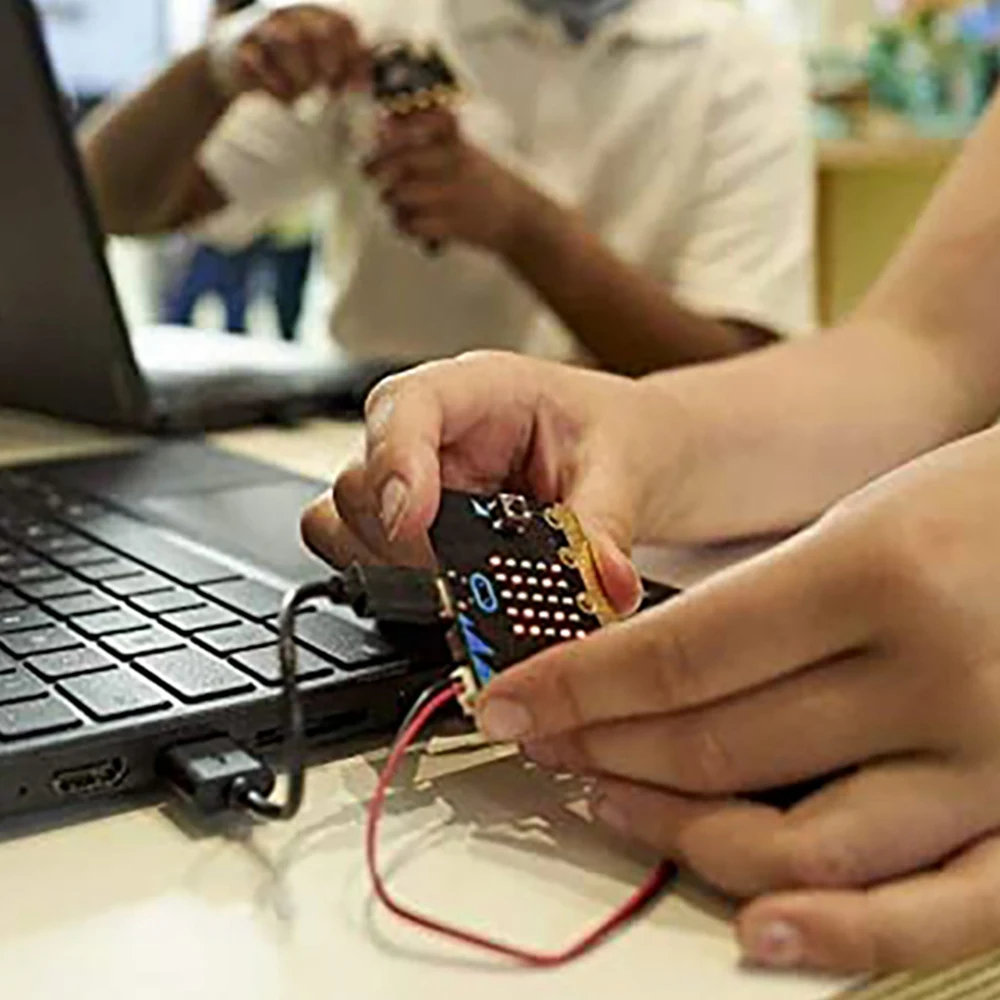 M51K-Micro:Bit V1.5 Development Board Micro:Bit Smart Car Kit/Qtruck/Python Education BBC Microbit Programmable Robot For DIY