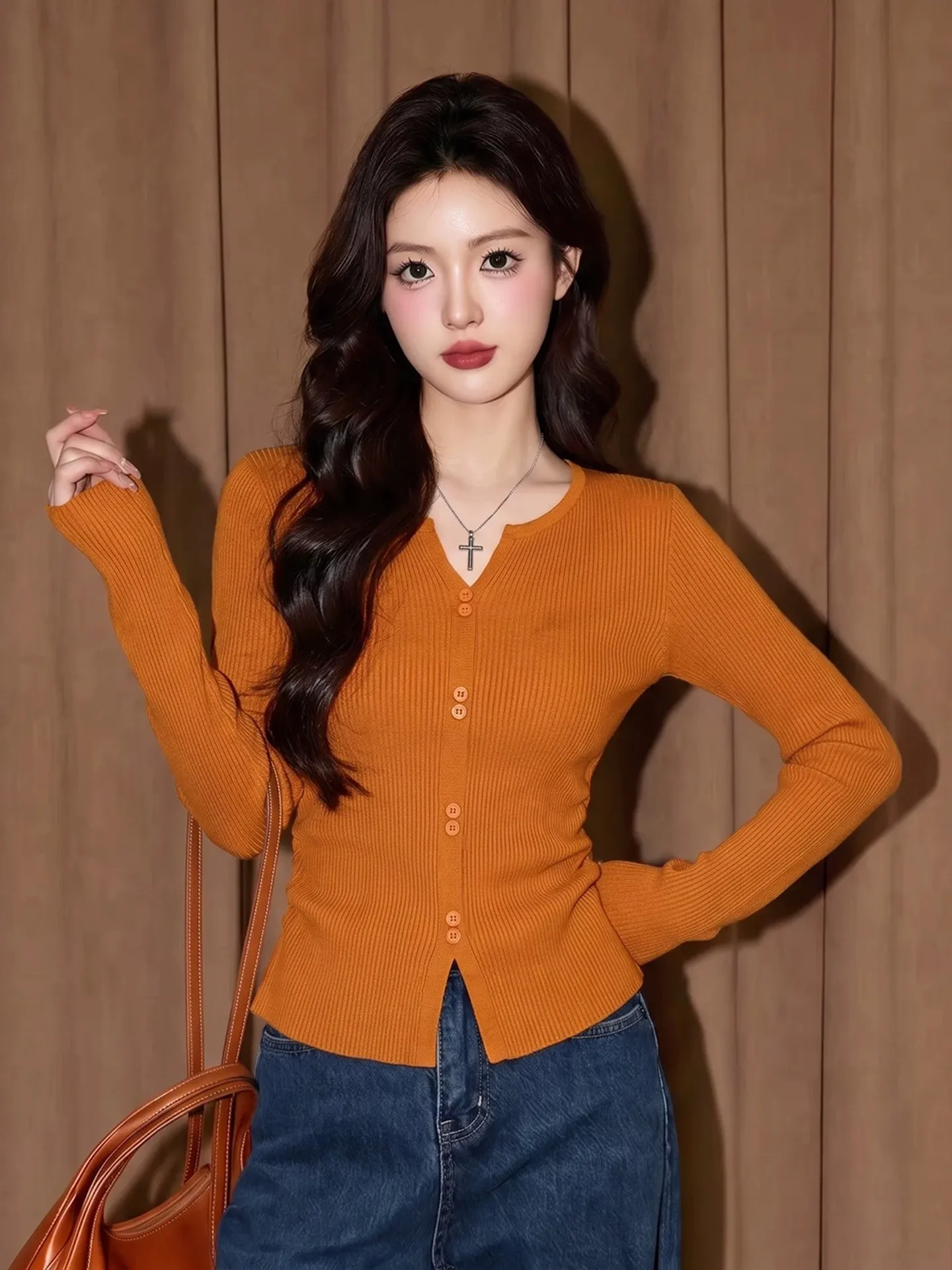 Orange V-Neck Long Sleeve Knitted Base Shirt Women's Early Autumn Unique Beautiful Guangzhou Thirteenth Factory T-Shirt