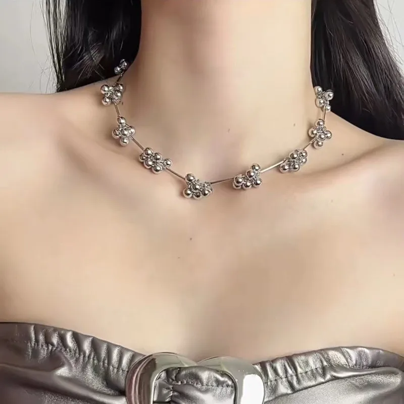 2024 New Grape Beaded Necklace Women's Accessories Premium Handmade Clavicle Chain Stacked Wearing Millennium Spice Girl Necklac view 3