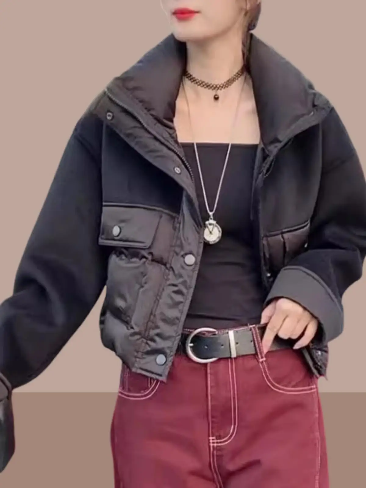 

Утепленная хлопковая куртка женская, модель 2026 года, новая осенне-зимняя, теплая, с воротником-стойкой, комбинированная, очень красивая, модная, короткая.