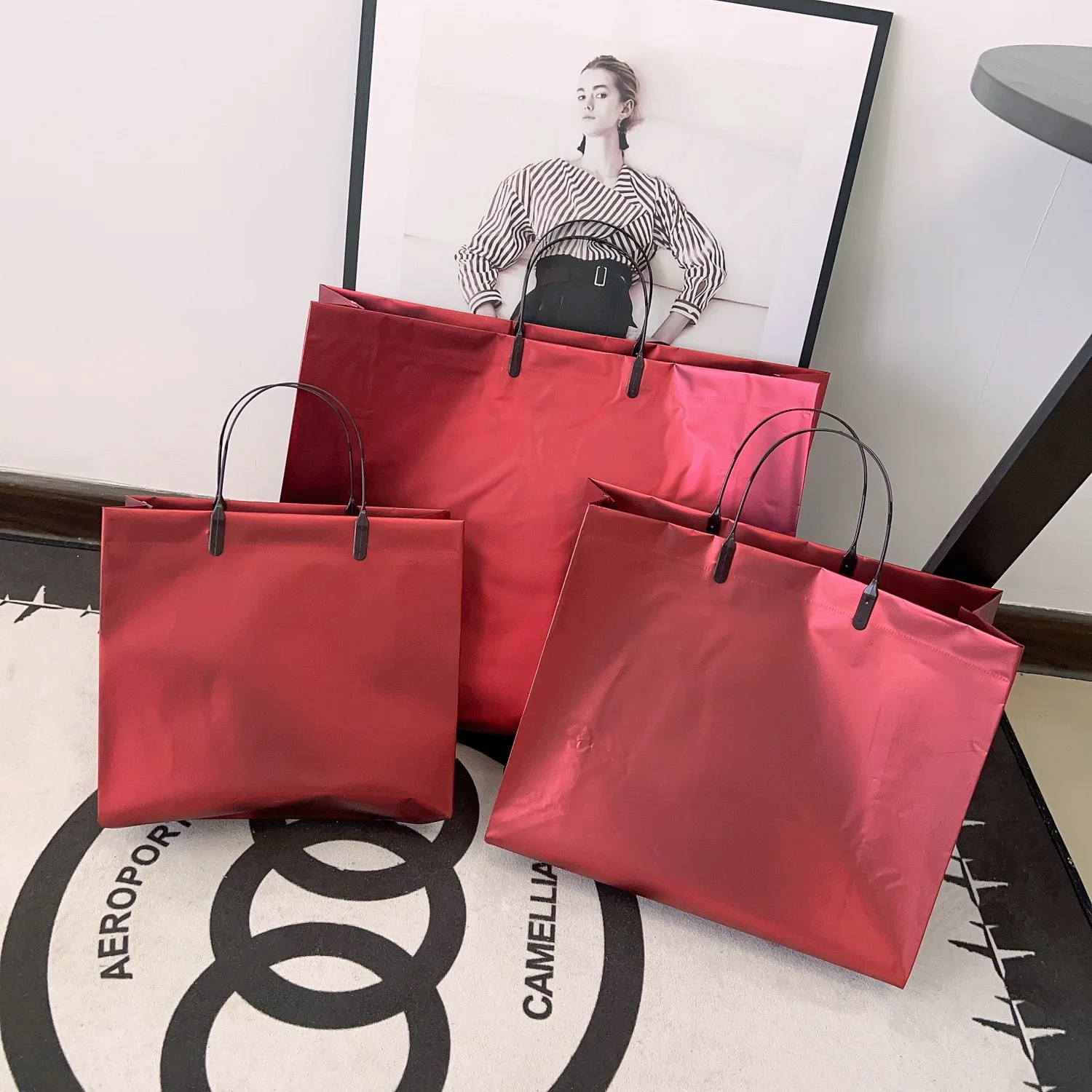 

12 шт. Элегантные металлизированные лазерные подарочные пакеты класса люкс для вечеринок, дней рождения, упаковки одежды и особых случаев