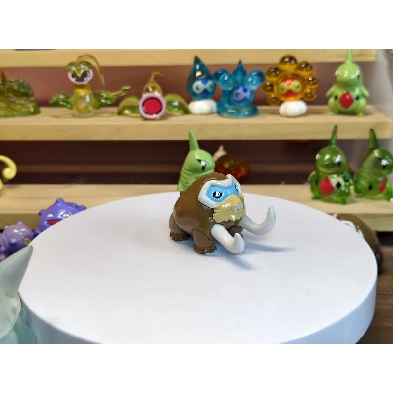 Коллекционная настольная фигурка покемона Mamoswine: Ледяной и Земляной типы, декор для стола