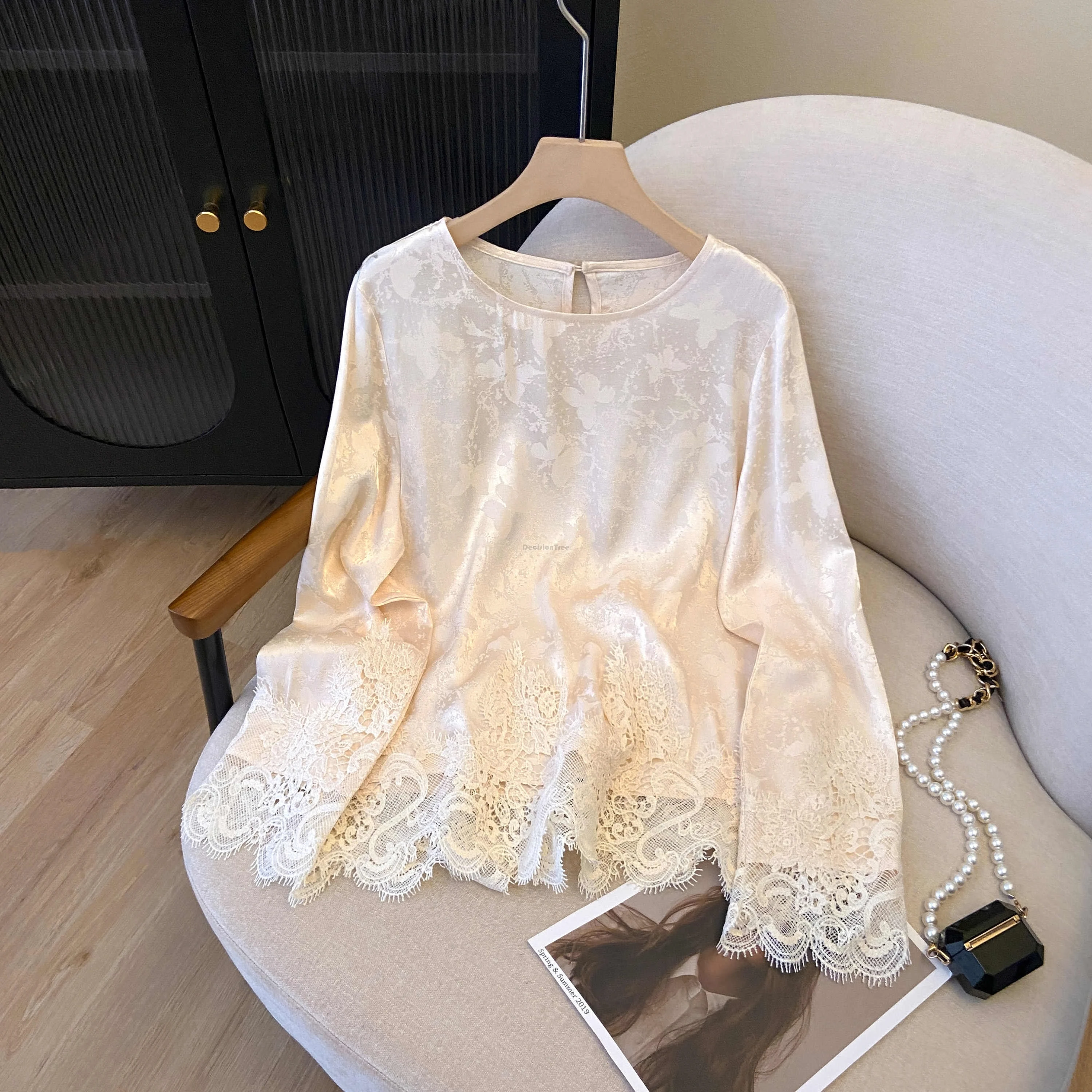 

2025 новая китайская улучшенная кружевная ретро свободная блузка в стиле Тан, женская повседневная блузка с круглым воротником и длинными рукавами, элегантный китайский топ t001