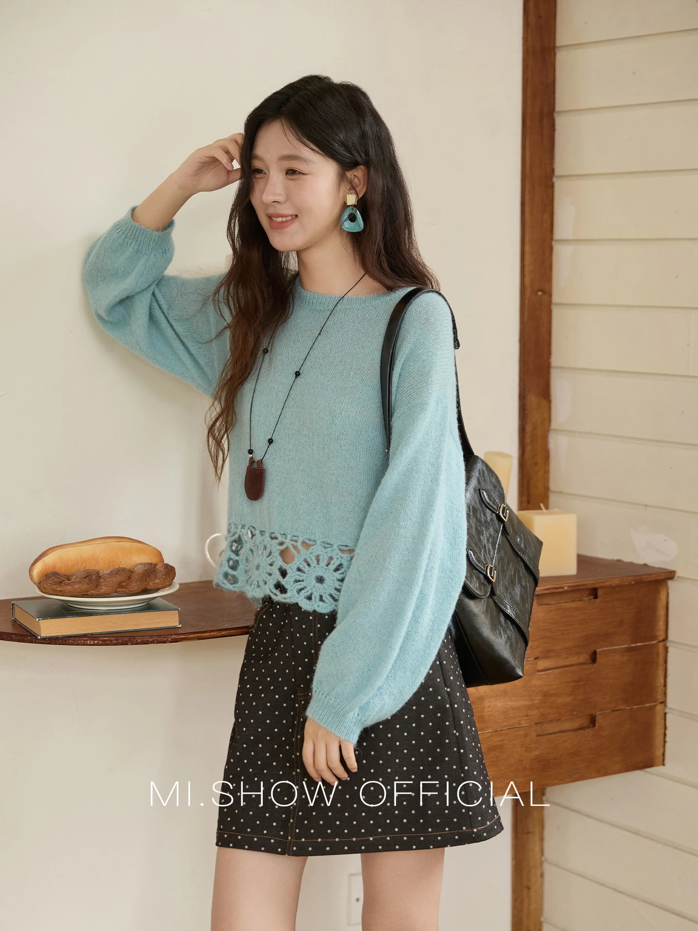 

MISHOW Woman Sweaters 2025 Elegant French Hollow Out Floral Sweater Loose O-neck Long Sleeves Knit Top Autumn Clothes MXE44Z2491