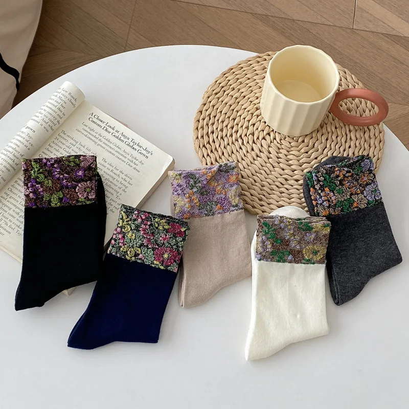 5 Pairs Women's Socks Set Autumn And Winter Retro Floral Reliefs Splicing Contrasting Colors Cute Fashion Funny Sweet Pile Sock