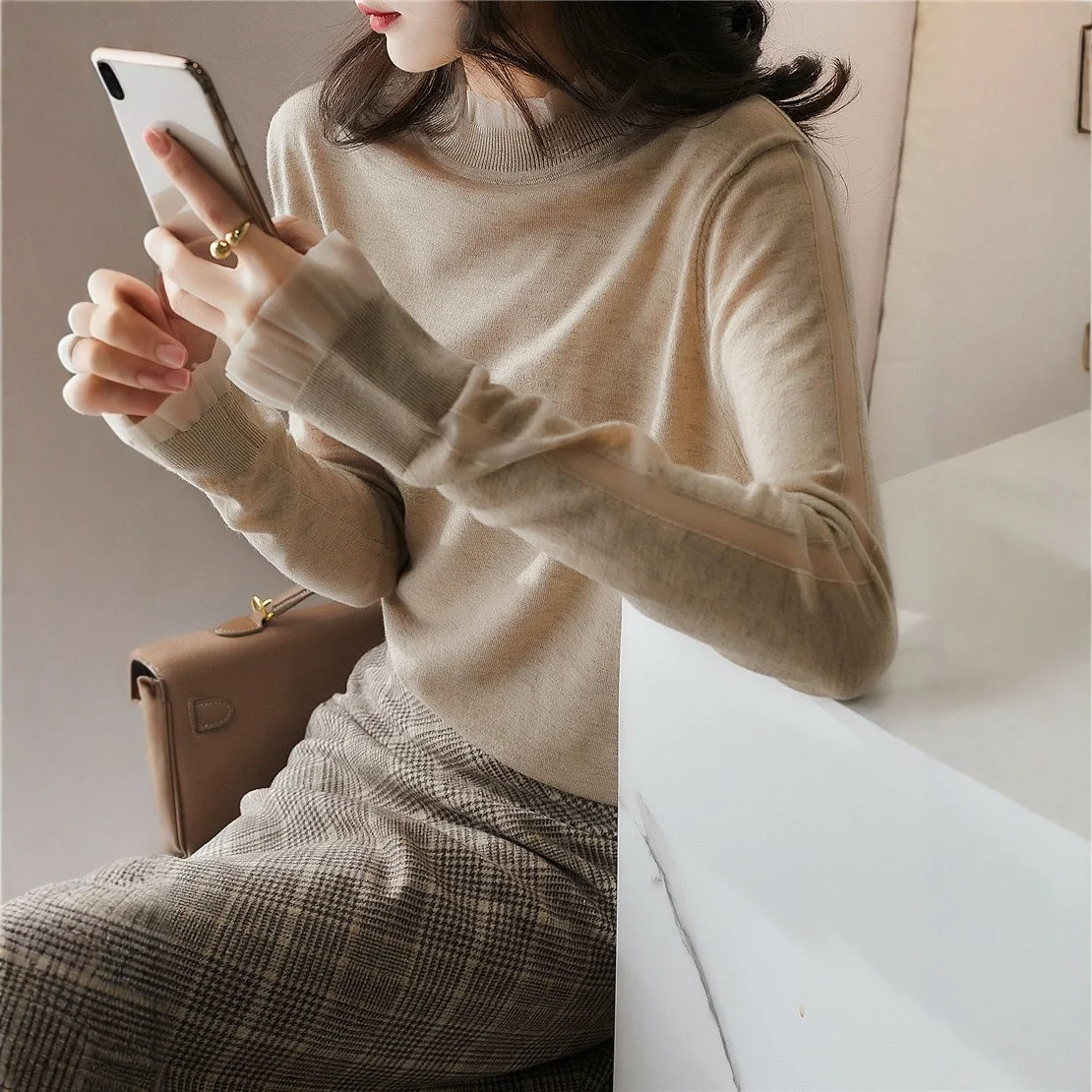 Blusa Fena Luxuosa de Lã Tricotada com Detalhe de Borda de Madeira – Csa Base Versátil e E para Primavera e Outono