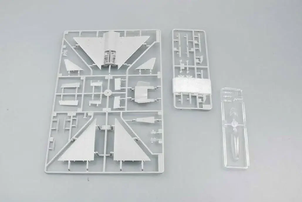 Trumpeter Model 1/72 01644 Chinese J-10S Double-Seater