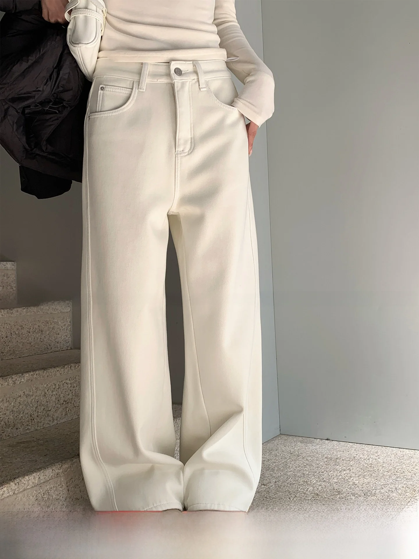 

Женские джинсы GV Plu Laid-ba: зимние, теплые, утолщенные, прямого кроя, с застежкой на пуговицах, матовые, с завышенной талией