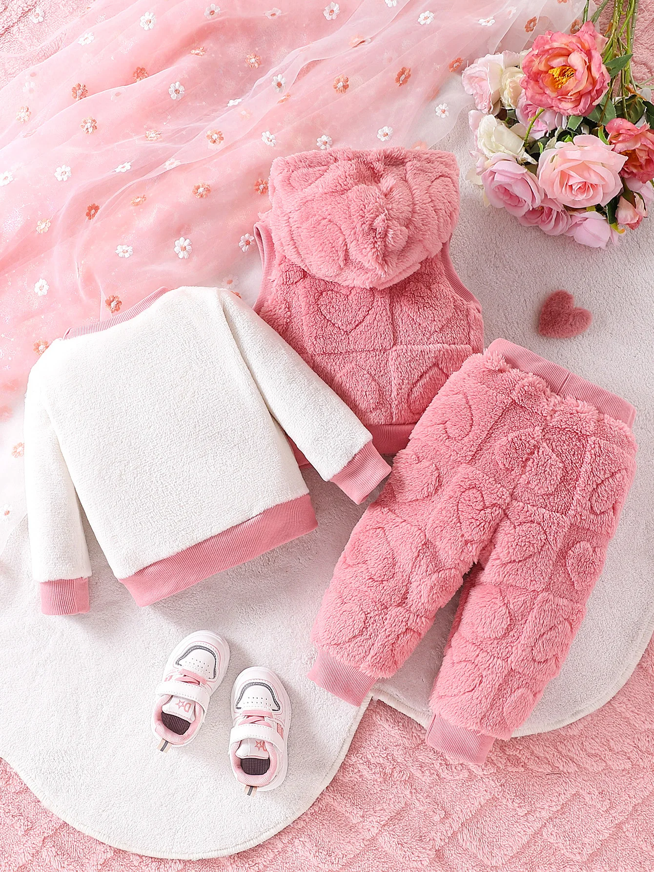 Three piece set of fashionable and casual jacquard love plush hooded vest and love plush top and pants set for baby girls