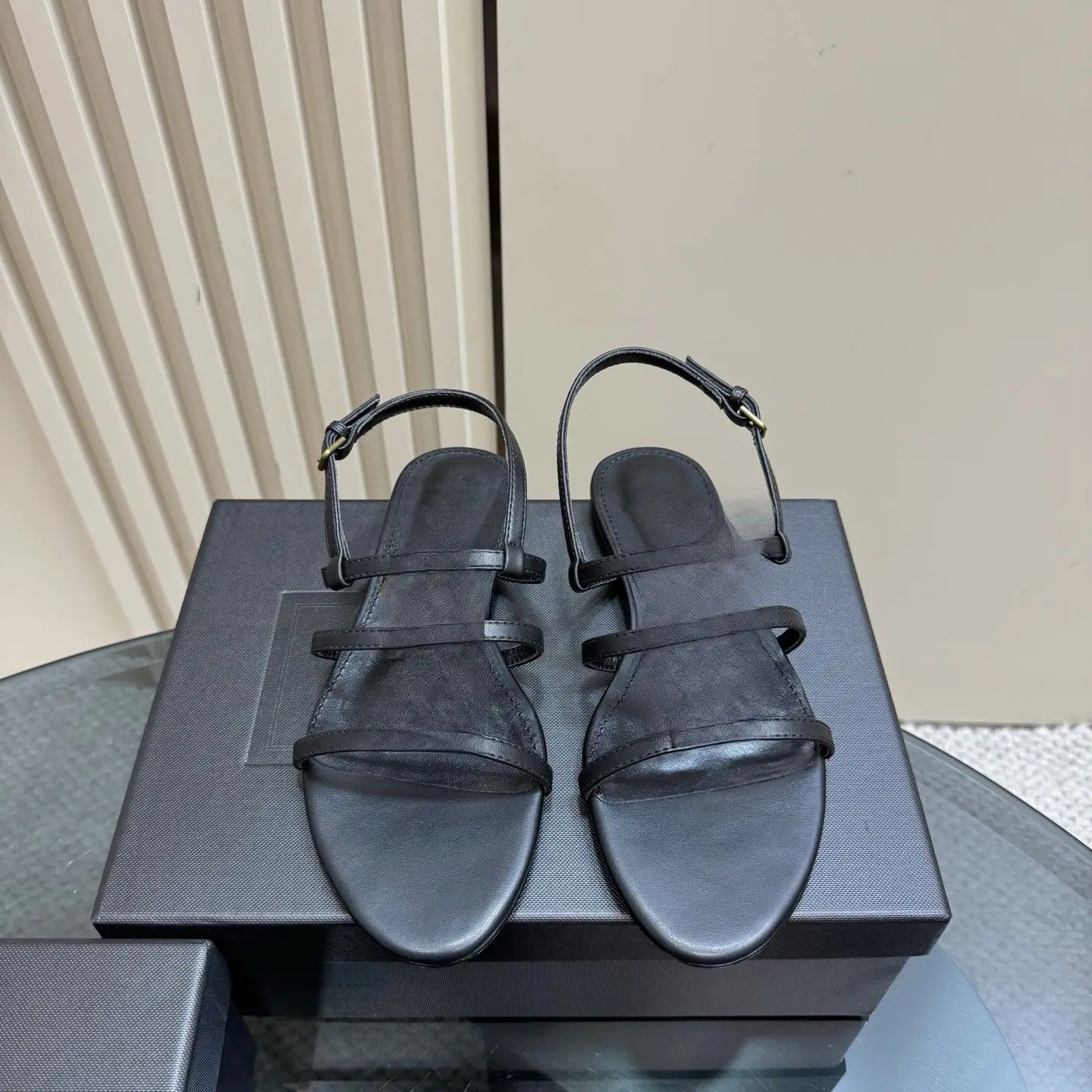 

Слайды для бассейна унисекс 2025г. | Легкий материал EVA | Быстросохнущие нескользящие пляжные тапочки для ванной комнаты