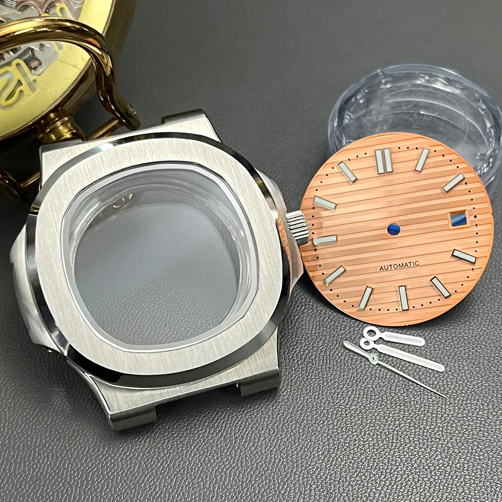 

42mm silver stainless steel case with 30.5mm dial and hands is compatible with ST1612 Miyota 8215 movement and water-resistant