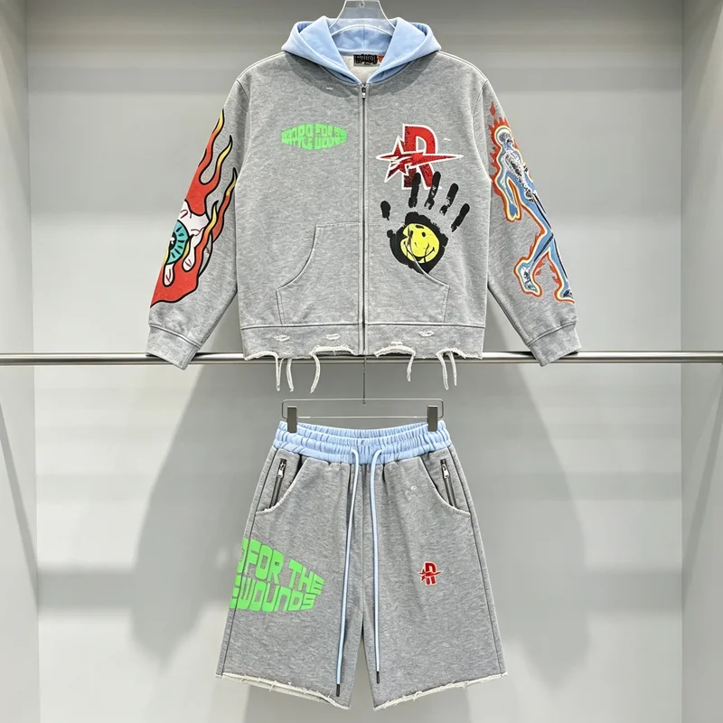 26SS Nuevo Conjunto para Hombre Rough Play, Estilo Americano Retro, con Efecto Desgastado, Sudadera con Capucha y Pantalones Cortos con Estampado de Calaveras, Conjunto de Dos Piezas