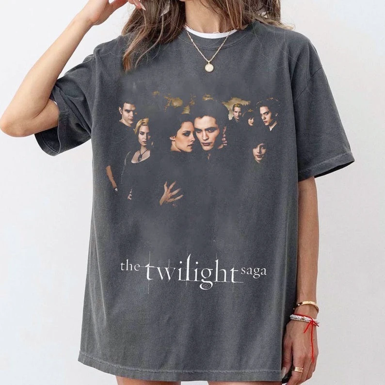 ريترو الشفق ساغا طباعة قصيرة الأكمام تي شيرت فيلم المحملة 2000s فيلم الشفق المشجعين تحية المحملة هدية لمحبي زوجين بلايز