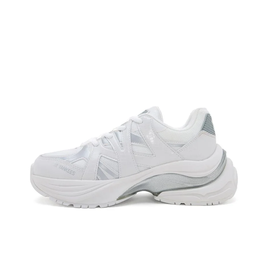 POIZON MLB New York Yankees Sapatos casuais de cano baixo e antiderrapantes unissex Ecru