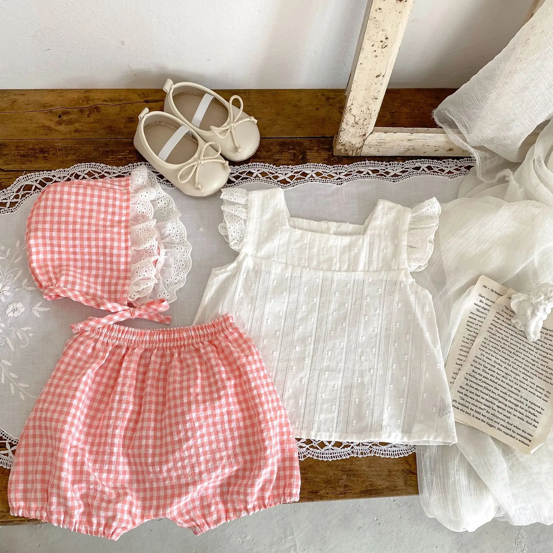 Summer New Infant and Toddler Set Girl Baby Pure Cotton Fresh Jacquard Flying Sleeve Top+Versatile Plaid Shorts+Hat 3 Piece Set