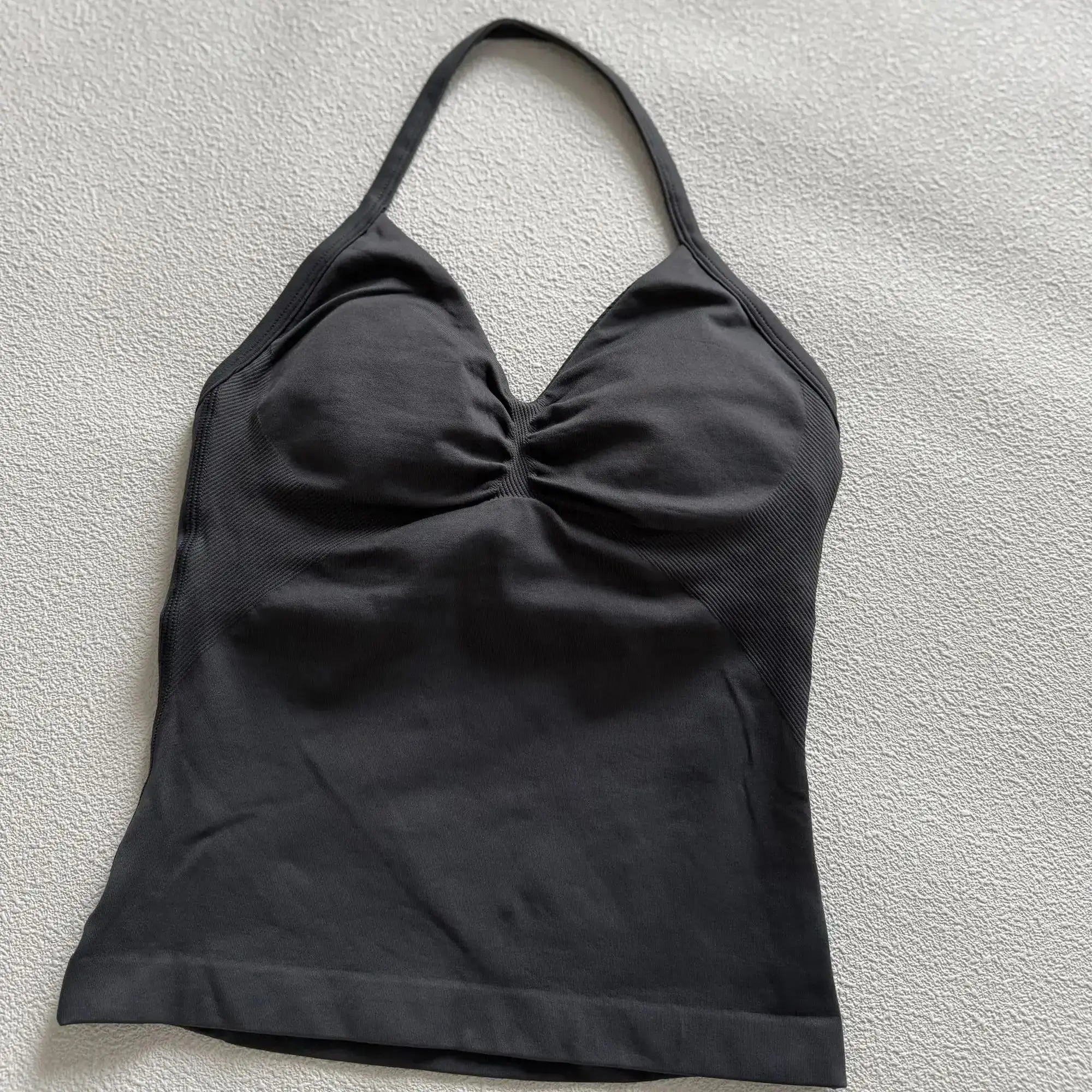 

No Logos New Impact Sports Yoga Vest Women's Fitness Yoga Top Gym Clothes Workout Backless Scrunch Built-in Bra with Cups Tops