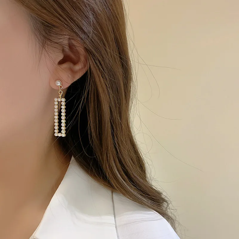 Fashionable Vintage Ear Clip for Women Without Ear Holes, Advanced Sense, Small and Long Style Tassel Temperament Earrings 2023