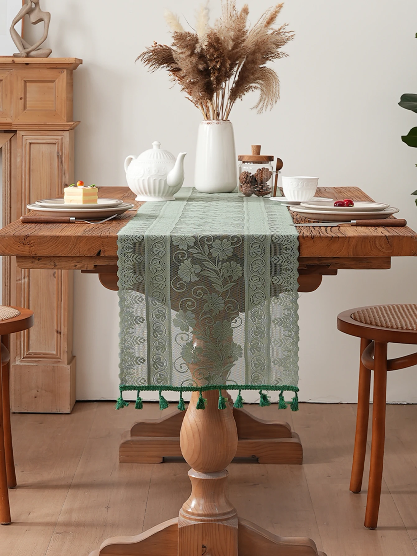 Green Lace Tassel Table Runner Luxury Living Room Dining Table Decoration Anti-Slip Dust-Proof Napkin Mat