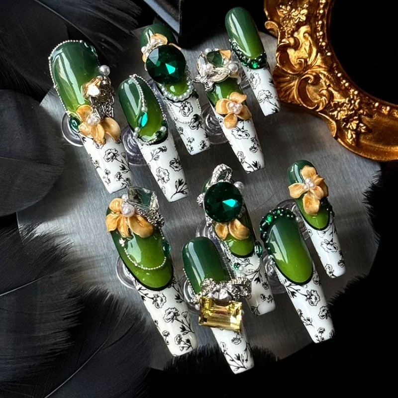 

Nail art wearing nail heavy industry diamond engraving green blush floral handmade