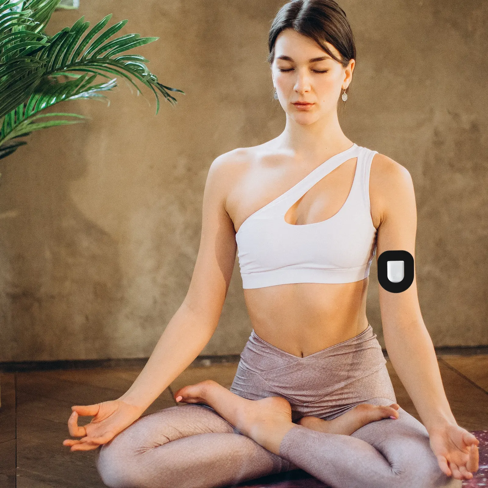 

15Pcs Sports Non-Slip Sensor Patch Breathable Elastic Cloth Adhesive Patch for Running Bathing Walking Sensor Fixing Supplies