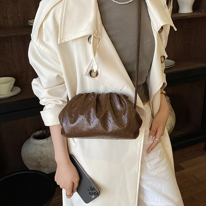 Women's Ostrich Embossed PU Leather Cloud Bag Vintage Ruched Drawstring Pouch Shoulder Crossbody Bag for Daily Use Beige