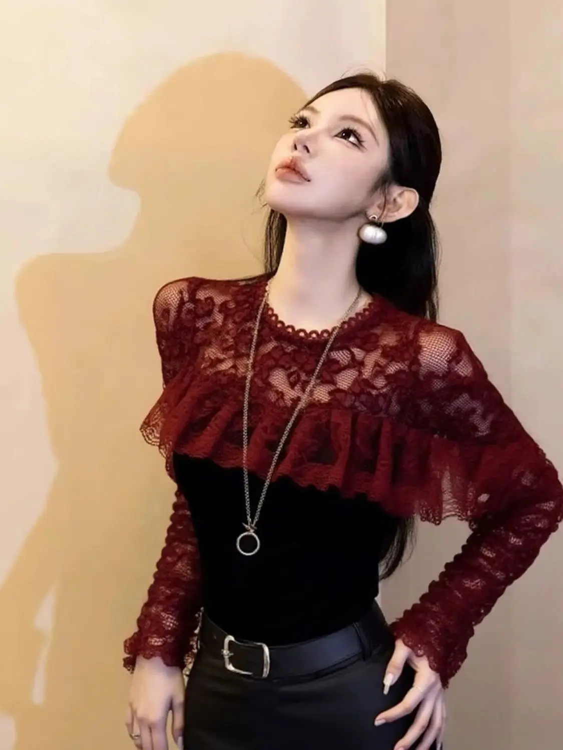Burgundy Lace Spliced Top 2026 Winter Beautiful And Good-Looking Temperament Celebrity Inside Stacked Shirt Wine Red T-Shirt