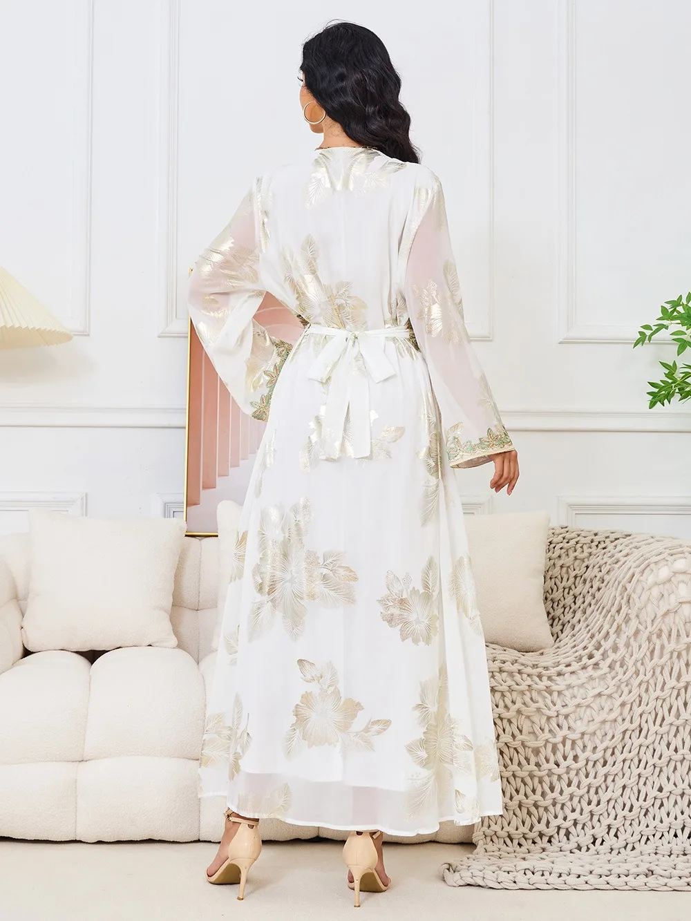 الجملة أزياء وصول جديدة الذهب تنقش المرأة المسلمة فستان طويل ثوب السفر دبي