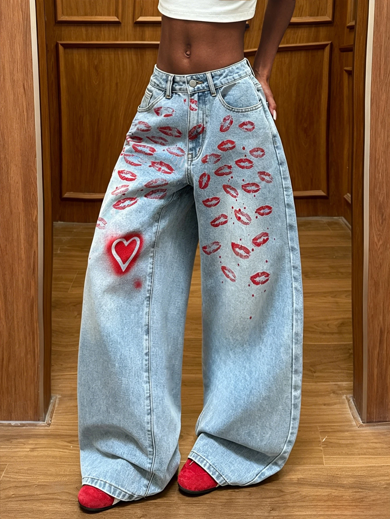 Trendy Girl High Waisted Baggy Wide Leg Y2K Denim Pants Light Blue Distressed Heart-Shaped Lip Print Looks Slim And Versatile