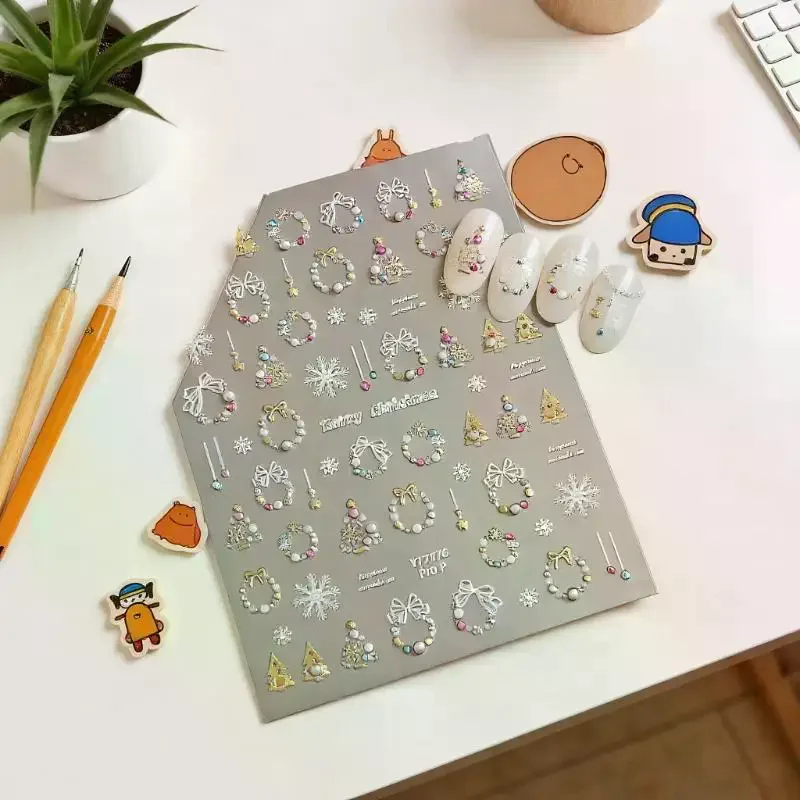 Maniküre-Abziehbilder mit Gold-/Silber-Schneeflocken für DIY-Nagelkunst, lebendige Cartoon-Weihnachtsnagelaufkleber mit Glitzer