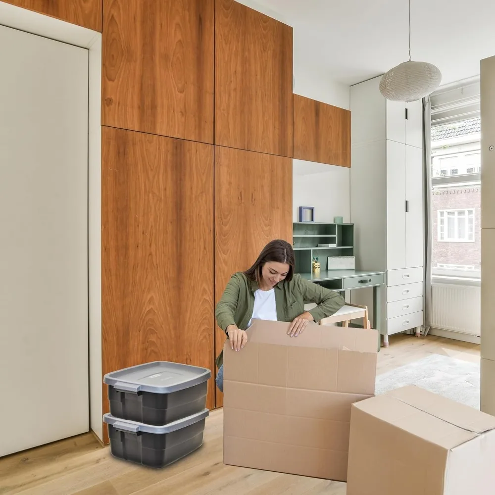 Rubbermaid Roughneck Pojemniki do przechowywania o pojemności 31 galonów, zestaw 3 sztuk, wyprodukowane w USA, czarno-szare, wytrzymałe, plastikowe pojemniki z pokrywkami, które można układać w stosy.