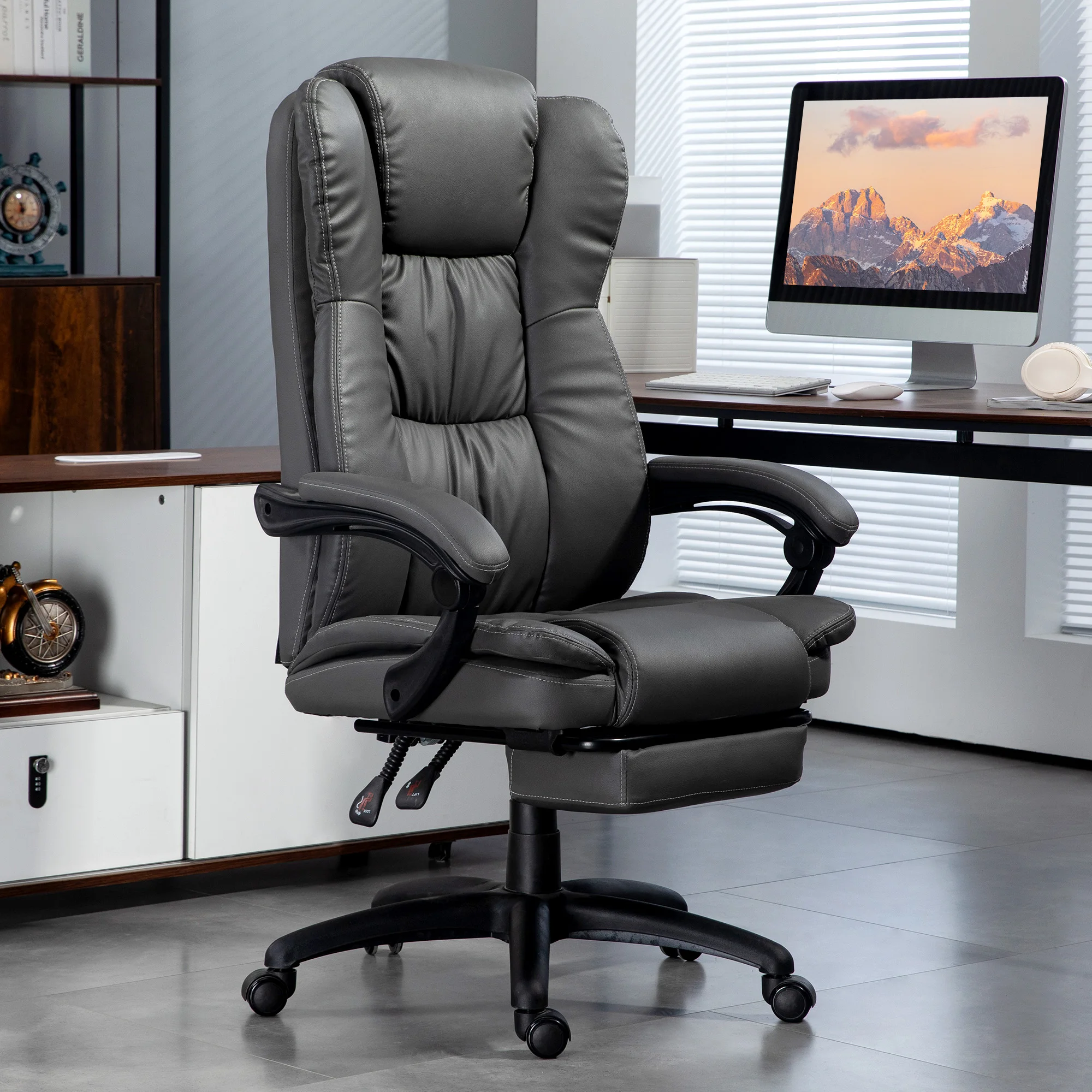 Chaise de bureau ergonomique avec repose-pieds et appui-tête, hauteur réglable, massage par vibration, fonction inclinable, simili cuir gris foncé, 68,5x68,5x113-121cm