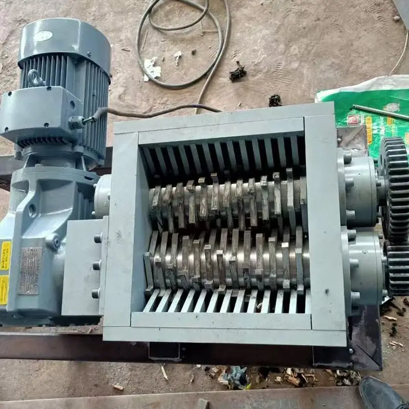 Mini Multifunctional Shredder Machine Metal Chassis Wood Plastic Domestic Waste Fabric Old Clothes Crushing Equipment Customized