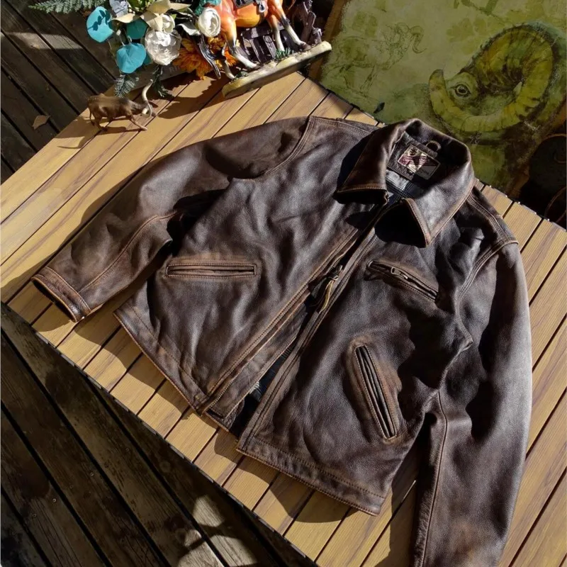 

Винтажная рабочая одежда из кожи с матовым цветным пальто из воловьей кожи в форме сердца.