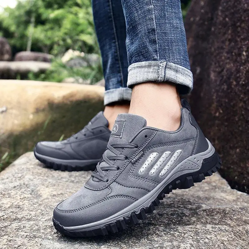 Fall Winter Large Size Outdoor Climbing Shoes Low Cut Casual Hiking Shoes Anti-Slip Dad Walking Shoes Travel Gear