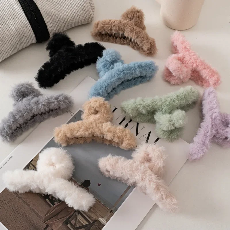 2 Pcs Winter Plush Hair Claw Elegant Acrylic Hairpins Faux Fur Hair Clip Barrette Crab Headwear for Women Girls Hair Accessories