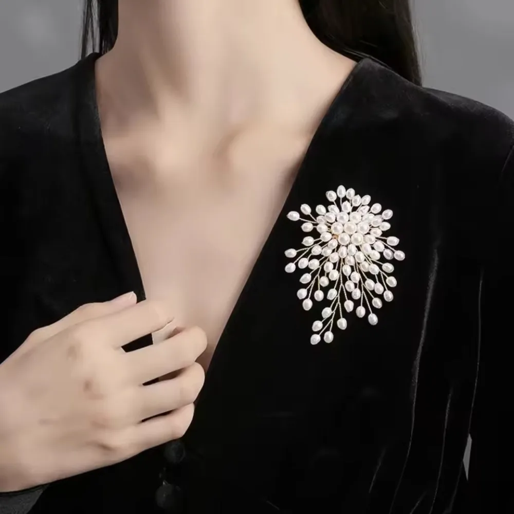 Creative Pearl Tassel Flower Brooch Women's Alloy Corsage Pin Fashion Versatile Clothes Backpack Scarf Brooch Accessories