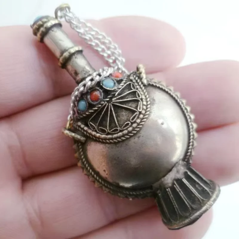 Picture 4: Tibet Silver Inlay Coral Chinese Handwork Old Carving Snuff Bottle