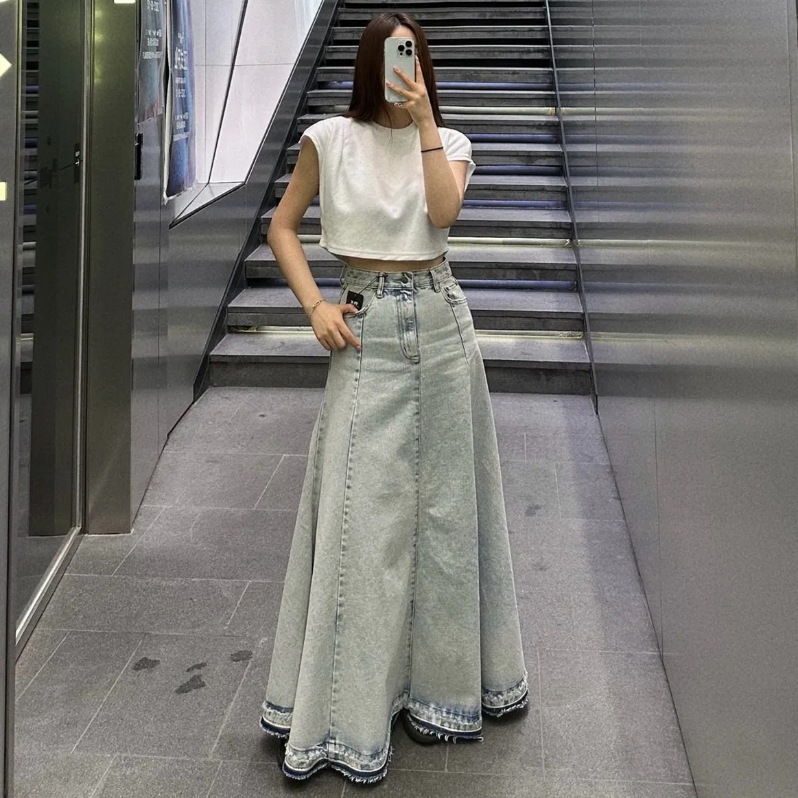 

Ретро-юбка из денима с высокой талией, свободного кроя, с необработанным краем и широким воланом, из смесового хлопка