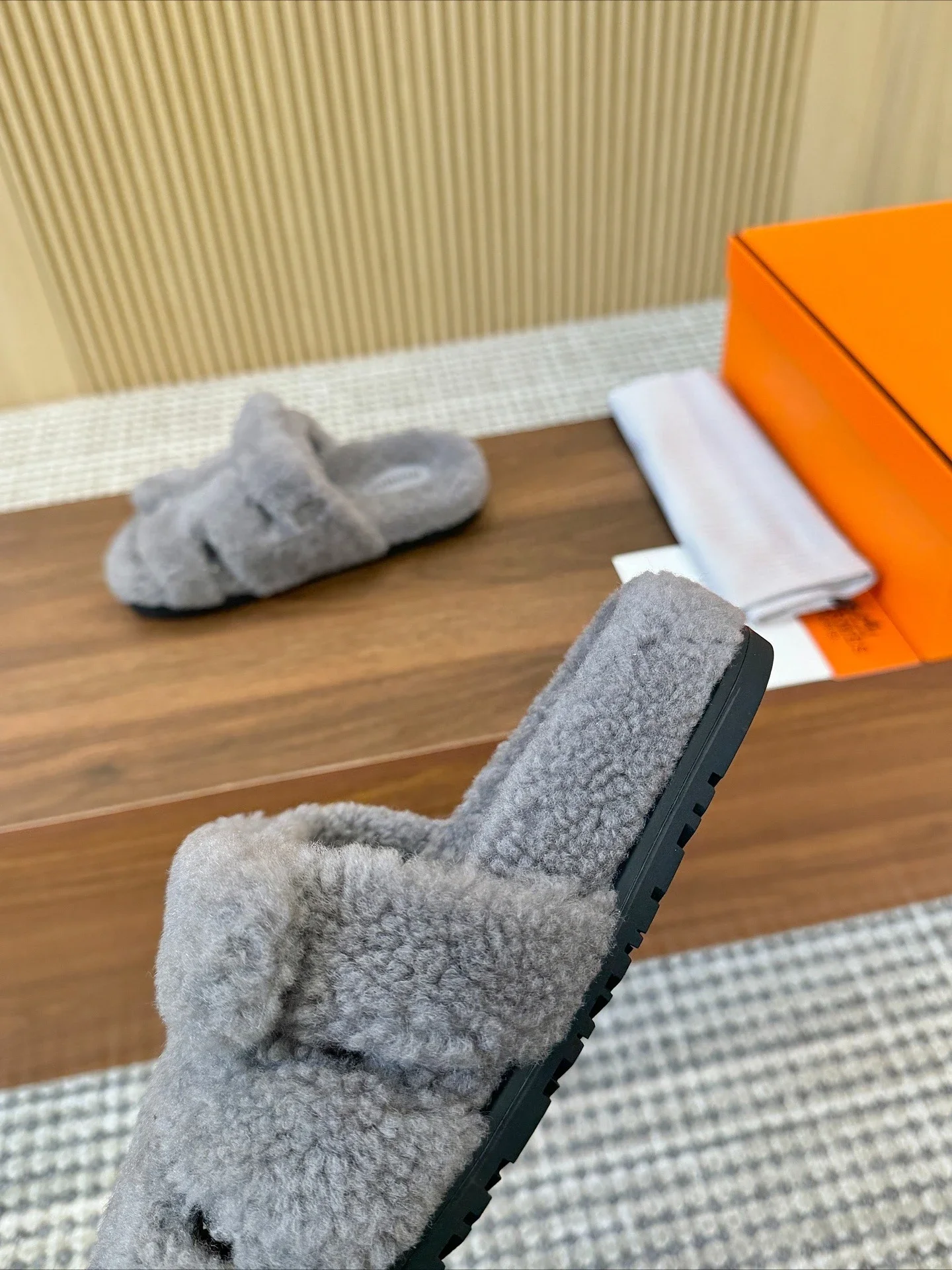 H Jesienno-zimowe pluszowe kapcie domowe do użytku wewnątrz i na zewnątrz, antypoślizgowe, z miękką podeszwą, ciepłe, wygodne, unisex, dla dorosłych, uroczy prezent na Nowy Rok