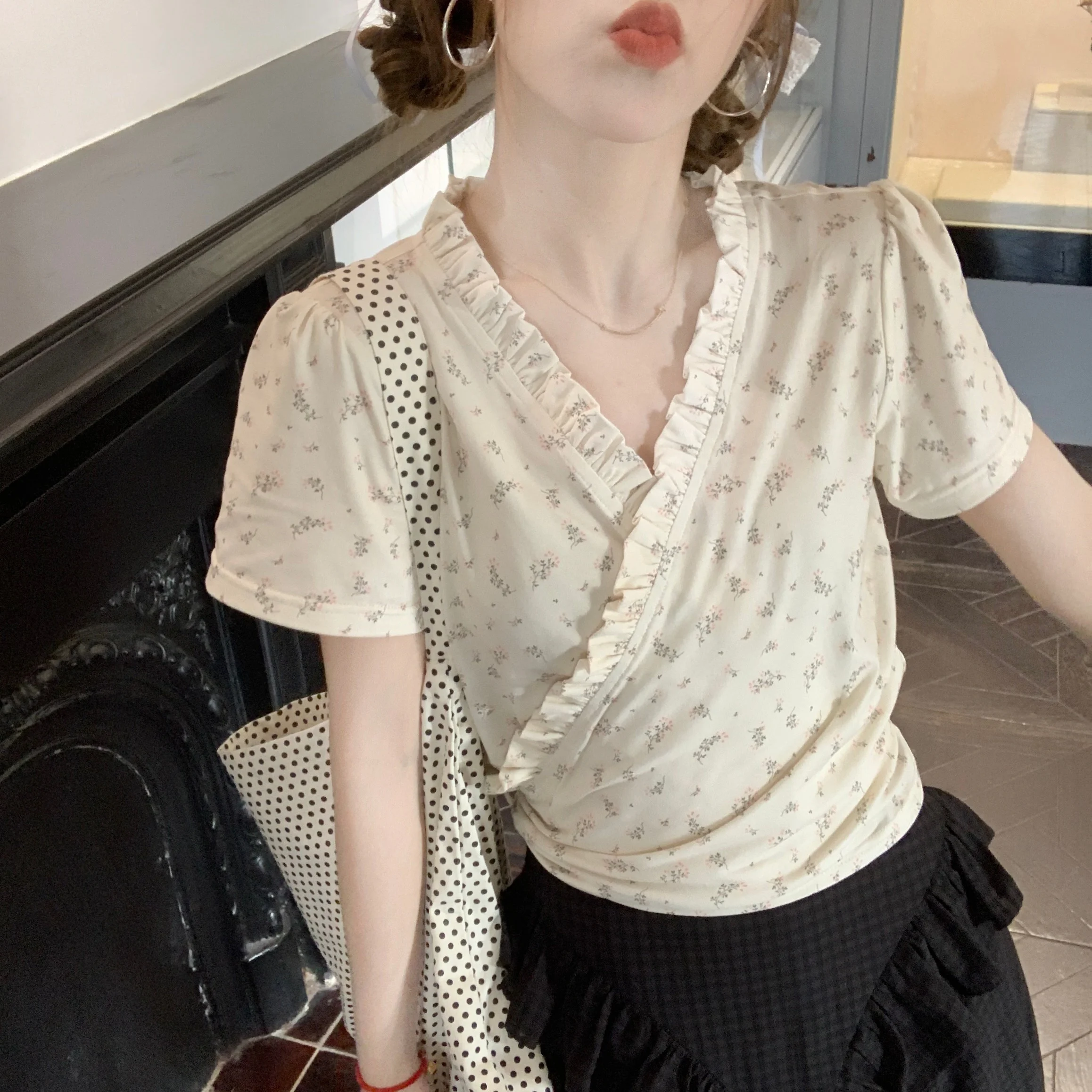 

Женский вязаный топ Yoursjin с цветочным кружевом, V-образным вырезом, поясом и короткими рукавами, в стиле Sweet Sle Commute, с пуговицами, для повседневной носки