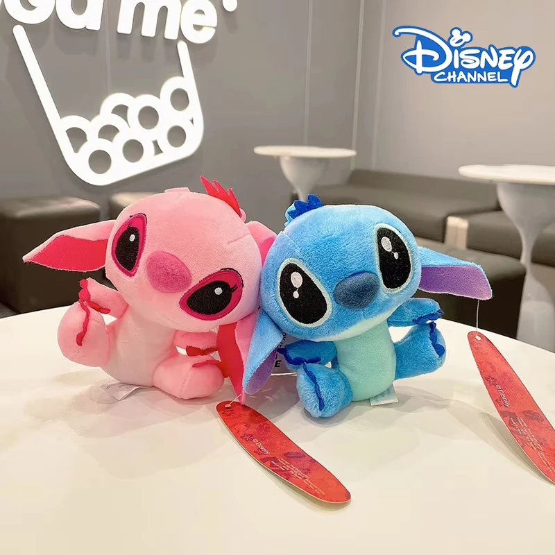 Poupées en peluche Disney Stitch pour enfants, jouets ange, modèles de dessin animé, porte-clés, sacs à dos mignons, pendentif en fourrure, ornements de confrontation, cadeau