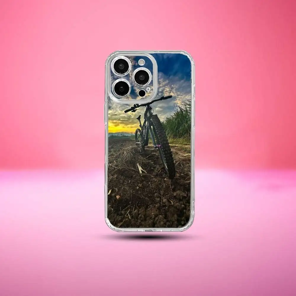 حافظة هاتف للدراجة الجبلية لهاتف آيفون 17,16,15,14,13,12,11 Plus,Pro Max غطاء شفاف ناعم
