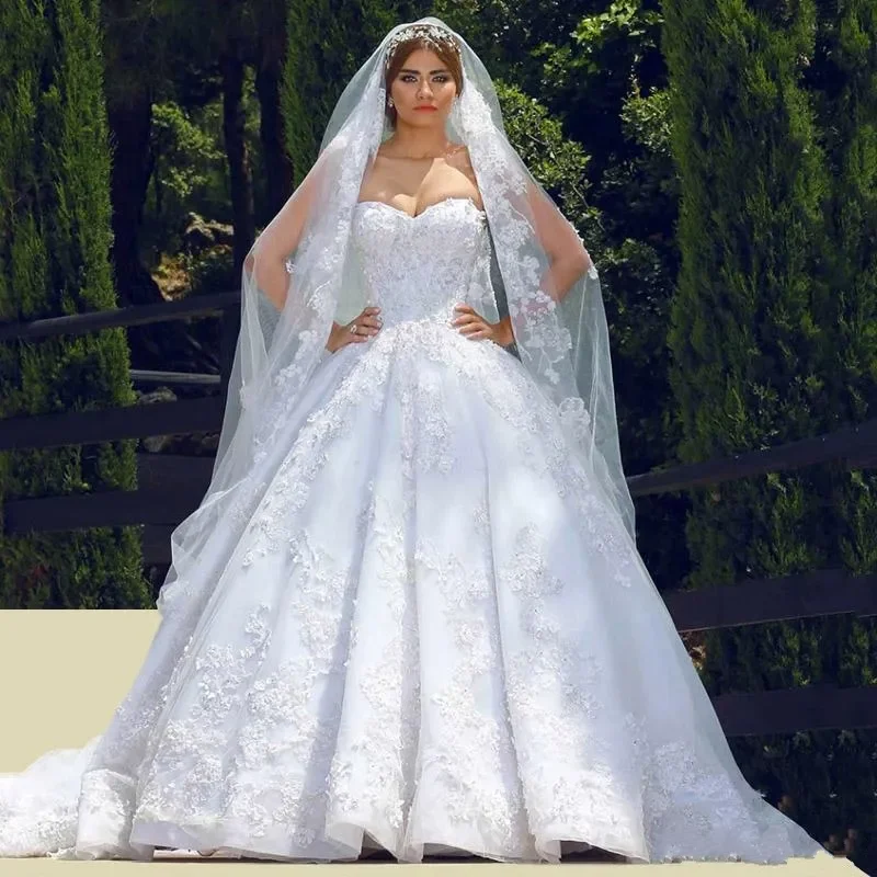 화이트 레이스 볼 가운 웨딩 드레스 스위트하트 엘레강트 비즈 3D 플라워 맞춤 제작 섹시한 신부 드레스
