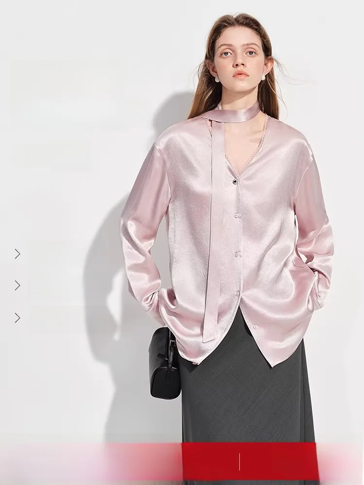 

Новинка: Элегантная атласная блузка с V-образным вырезом и длинными рукавами, свободного кроя, из ацетатной ткани, с французским принтом, для повседневной носки.