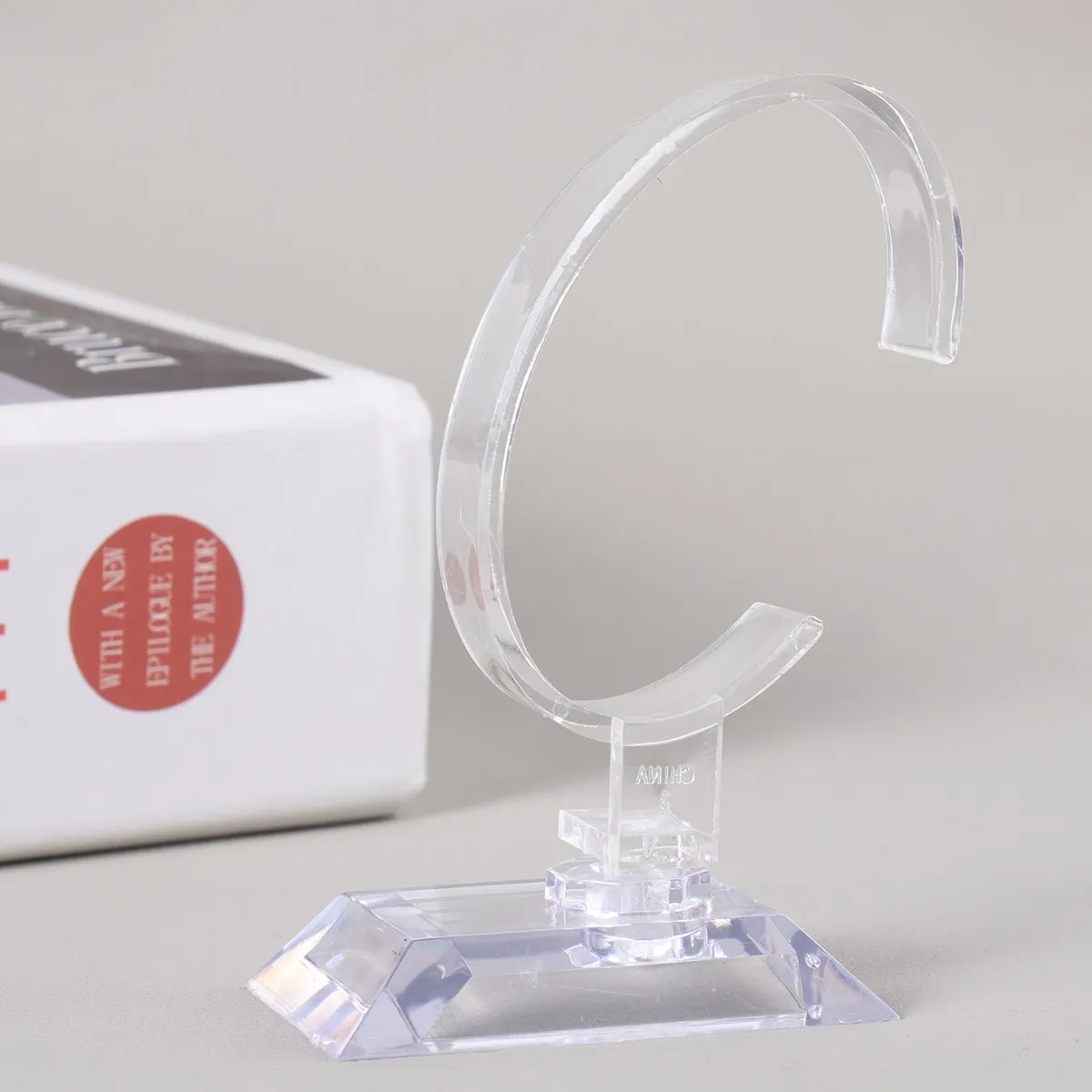 

Durable Clear Acrylic Watch Display Stand Rack Holder Compact Transparent Jewelry Showcase for Watches Bracelets
